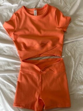 Ribbed shorts outfit